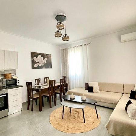 Emanouela'S Apartement In The Center Of Adamas Kültér fotó